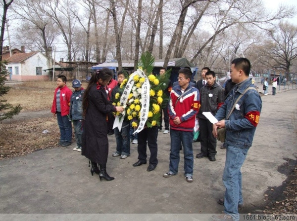 29、连续两年开展清明扫墓活动 - 爱心传递志愿者服务队 - 绥化市爱心传递志愿者服务队
