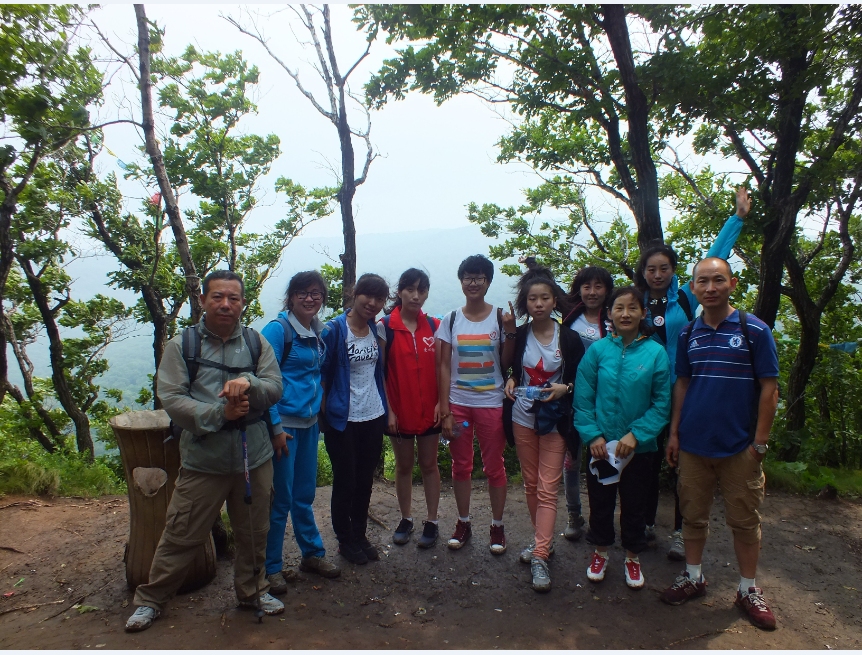 爱心传递志愿者服务队香炉山一日游