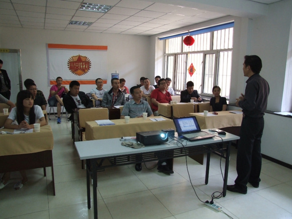 关于志愿者服务队培训活动的通知